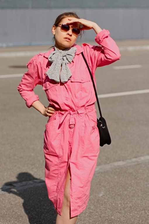 Harmfreefashion models vegan & thrifted fashion (Vintage bubblegum pink army dress thrifted snow leopard print silk free scarf black circle bag strappy sandals rose colored Colibris sunglasses).